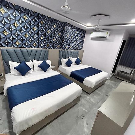 Hotel Kingdom 甘地讷格尔 外观 照片