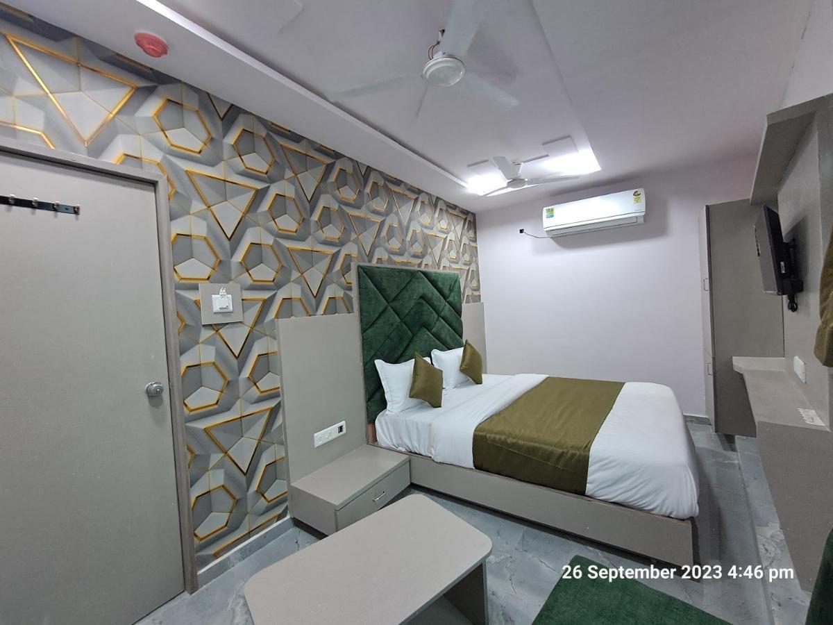 Hotel Kingdom 甘地讷格尔 外观 照片