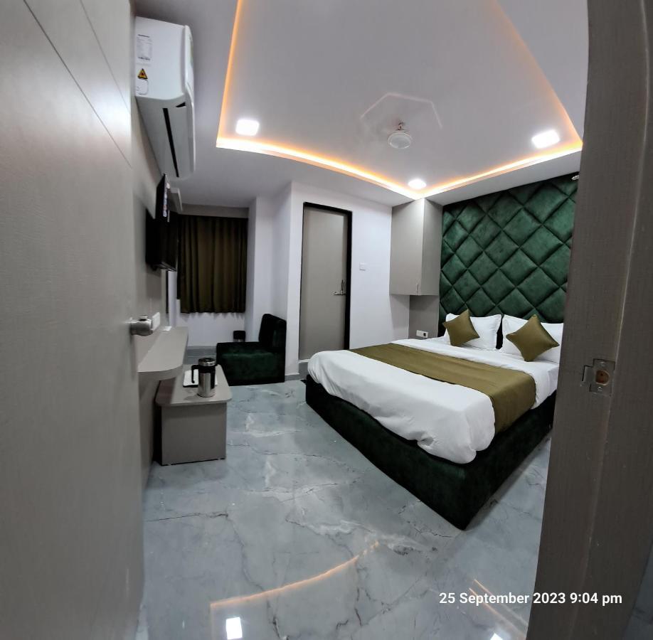Hotel Kingdom 甘地讷格尔 外观 照片