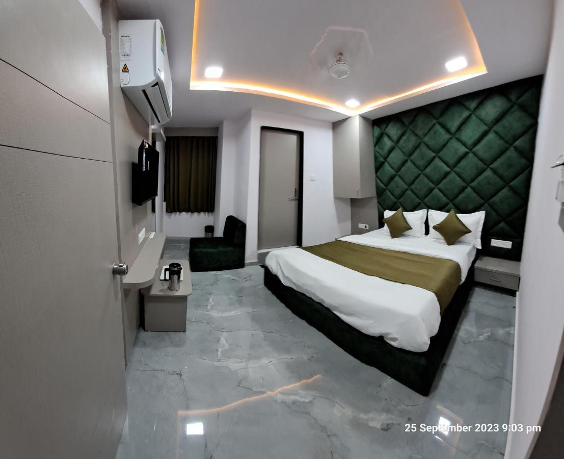 Hotel Kingdom 甘地讷格尔 外观 照片