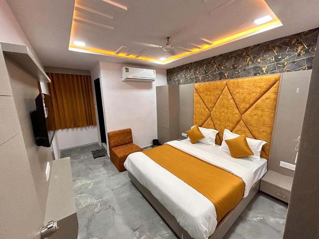 Hotel Kingdom 甘地讷格尔 外观 照片