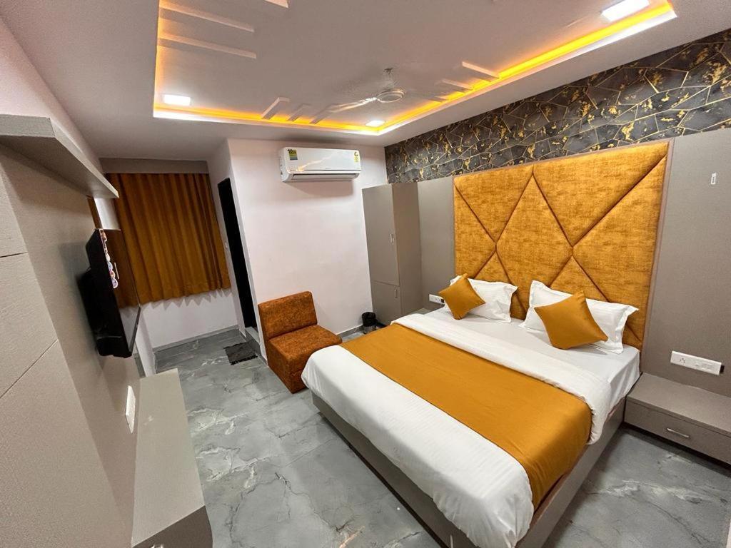 Hotel Kingdom 甘地讷格尔 外观 照片