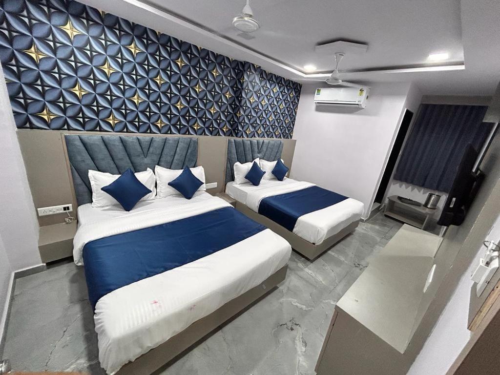 Hotel Kingdom 甘地讷格尔 外观 照片