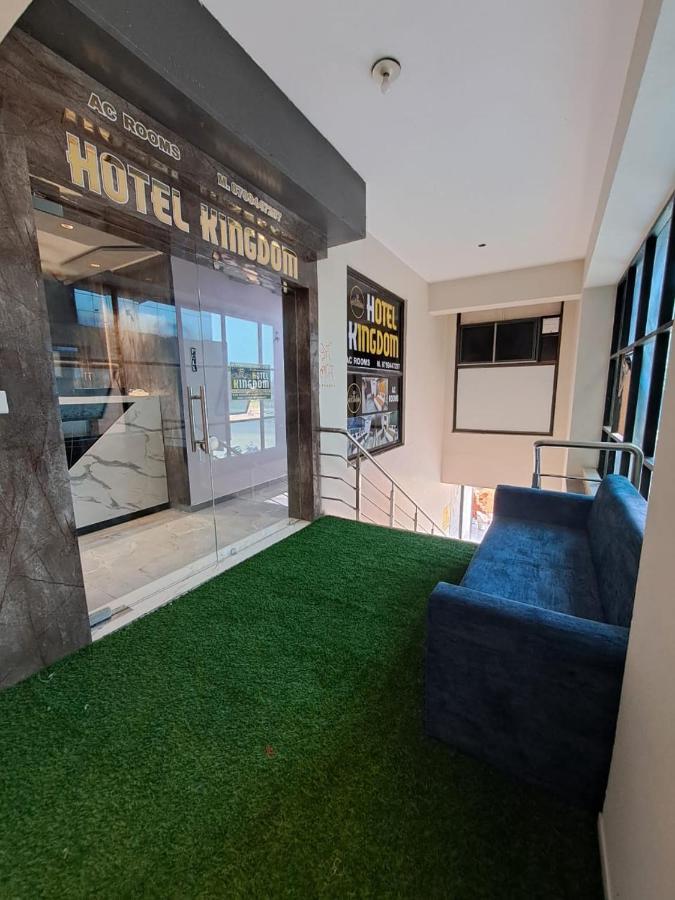 Hotel Kingdom 甘地讷格尔 外观 照片